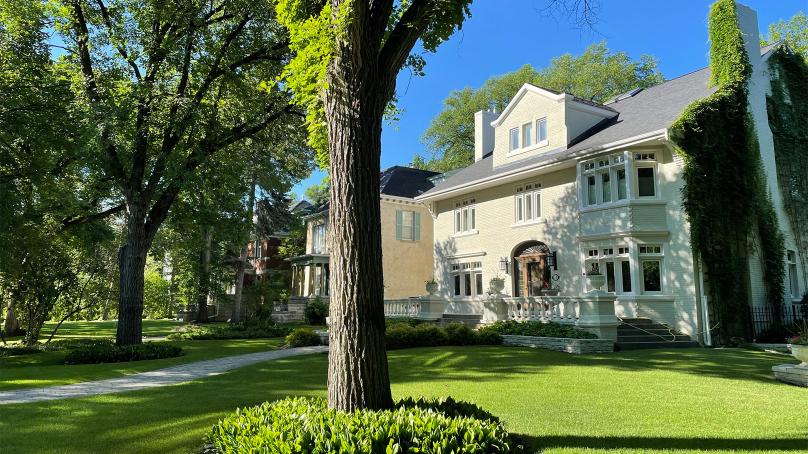 1 Avonvhurst, Crescentwood-Enderton Park, Heritage Conservation District