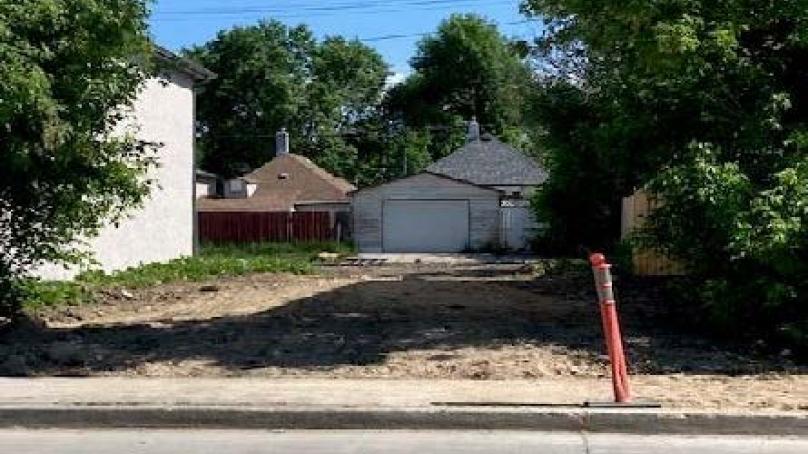 Property for sale - 705 Selkirk Ave.