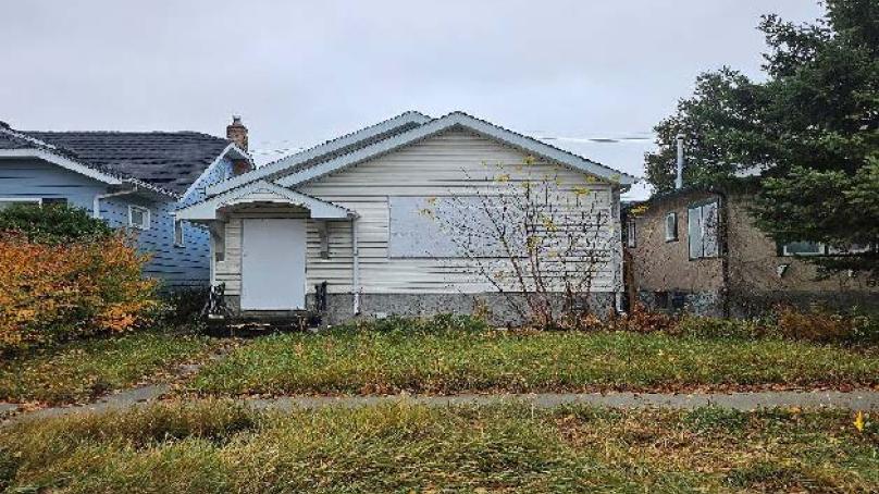 Property for sale - 810 Sherburn St.