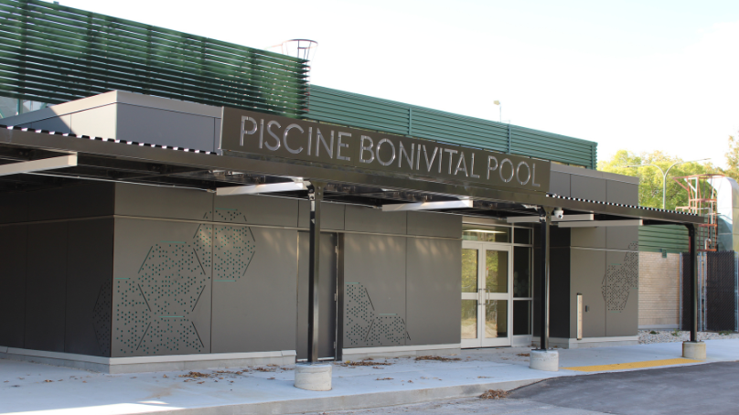 Bonivital Pool exterior