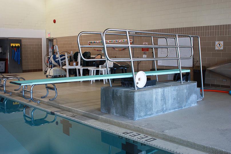 Elmwood Kildonans Pool diving board