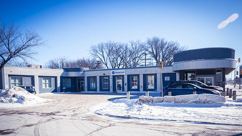Transit customer service office at 414 Osborne front entrance and parking lot