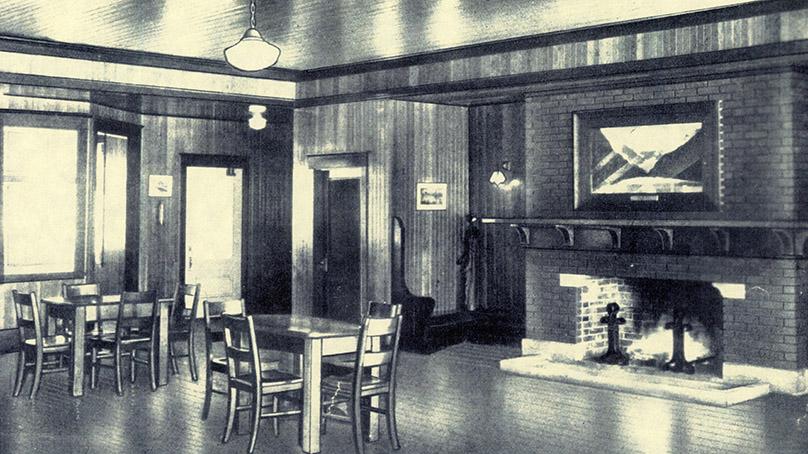 Club room at Windsor Park Golf Course in 1925.